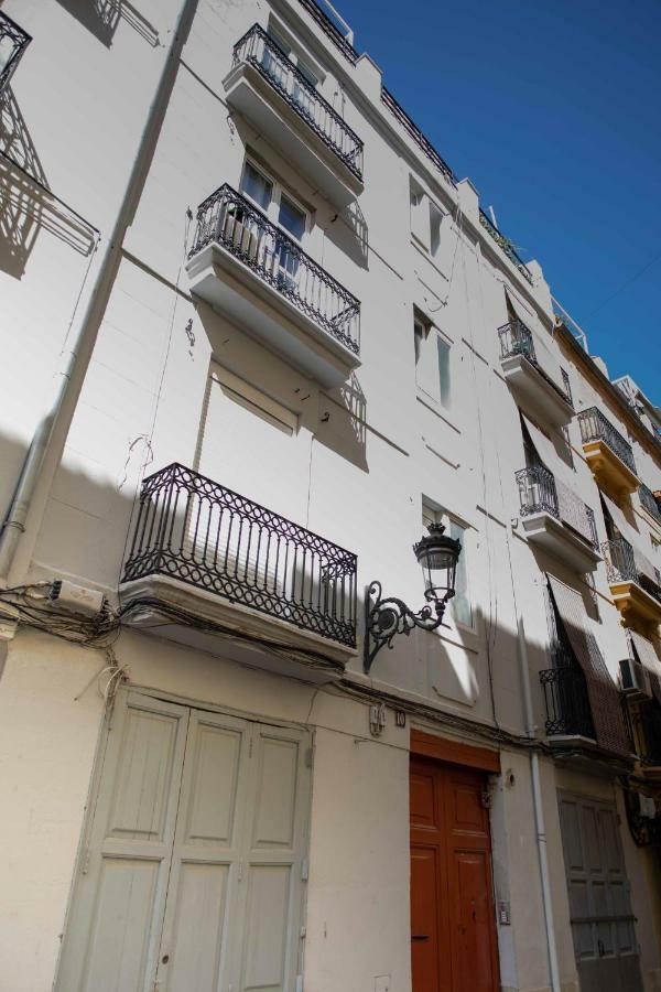 Cathedral Modern 2Br, 1Ba, Wifi, A\C, Balcony Appartement Valencia Buitenkant foto