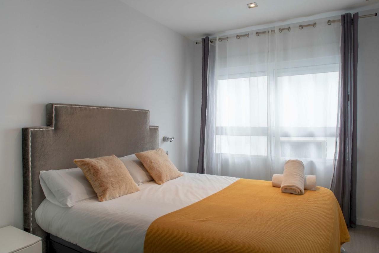 Cathedral Modern 2Br, 1Ba, Wifi, A\C, Balcony Appartement Valencia Buitenkant foto